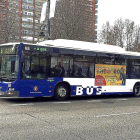 Autobús de la línea 6 haciendo su recorrido hacia Las Delicias.-E.M.