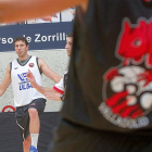 Sergio de la Fuente, en el entrenamiento de ayer en Pisuerga.-J. M. LOSTAU