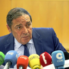El consejero de Sanidad, Antonio María Sáez Aguado, durante la rueda de prensa.-ICAL