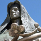 Estatua homenaje de la localidad de Tordesillas a la Reina Juana I de Castilla-ICAL