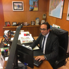 Josep Rull, en su despacho, según su cuenta de Twitter.-EL PERIÓDICO