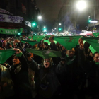 Manifestantes a favor del aborto en Buenos Aires. /-REUTERS / MARCOS BRINDICCI