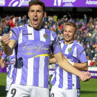 Mata, seguido por Ontiveros, celebra su último gol, marcado el sábado al Reus.-J.M. LOSTAU