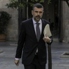 Santi Vila se dirige a una reunión del Govern, el pasado 17 de octubre.-JOAN CORTADELLAS