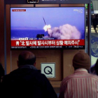 Transmisión del lanzamiento de una serie de proyectiles no identificados desde Corea del Norte.-EFE / EPA