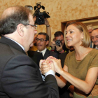María Dolores de Cospedal se despide de Juan Vicente Herrera tras la toma de posesión como presidente de la Junta de Castilla y León-Ical