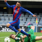 Jugada durante la goleada del Barça B al Eldense.-IGNASI PAREDES