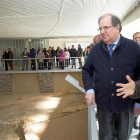 Herrera, durante la inauguración de las obras de restauración de la Villa Romana de Camarzana de Tera.-ICAL