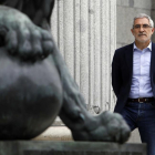 El coordinador general de IULV-CA (Izquierda Unida Los Verdes-Convocatoria por Andalucía), Antonio Maíllo, ha censurado este jueves con dureza la "deslealtad" del excoordinador general de la formación Gaspar Llamazares por crear el partido 'Actúa' junto a-EL PERIÓDICO