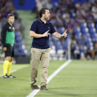 Sergio da órdenes a los jugadores durante el partido contra el Getafe.-PHOTO-DEPORTE