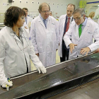 Juan Vicente Herrera durante su vista a la planta de Boecillo de citurri, junto al presidente del grupo, Ginés Clemente (d).-J.M. Lostau