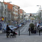 Travesía de Medina de Rioseco donde se observa el desvío hacia Villarramiel a la derecha.-J.M. LOSTAU