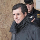 El expresidente del Govern balear Jaume Matas  a su salida durante un descanso de la sala del juicio del caso Noos.-EFE