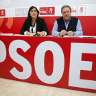 La secretaria de Organización del PSOE de Castilla y León, Ana Sánchez, y el presidente de la gestora del PSOE de Ávila, Narciso Serrano-Efe
