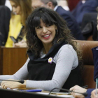 a líder de Adelante Andalucía, Teresa Rodríguez, junto al número dos de la formación, Antonio Maillo, en la investidura de Juanma Moreno en Andalucía.-EFE