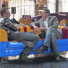 Risto Mejide conversa con el líder de Ciutadans, Albert Rivera, en un sofá colocado en el Hotel Casa Fuster.-Foto: CUATRO