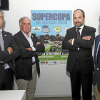 Alfonso Feijoo junto a José ANtonio Garrote y José María Valentín-Gamazo en la presentación de la Supercopa de 2014.-J. M. LOSTAU