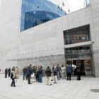 Empleados públicos a las puertas de la Consejería de Fomento.-PABLO REQUEJO / PHOTOGENIC