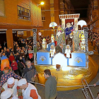 Una de las carrozas de la Cabalgata de Reyes sin Camellos durante su recorrido el pasado año.-J.M. LOSTAU