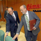 Carlos Villar y Javier León de la Riva en la Cámara de Comercio e Industria.-ICAL