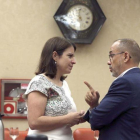 Adriana Lastra y Carles Campuzano, en una reunión de la Diputación Permanente el pasado mes de julio.-DAVID CASTRO