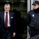 Luis Barcenas, extesorero del Partido Popular, sale de la Audiencia Nacional.-JOSÉ LUIS ROCA