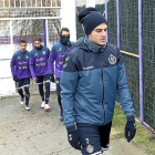 Juan Villar entra en los Campos Anexos en la sesion de ayer.-J.M.LOSTAU