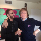 Ringo Starr y McCartney, en la foto que el primero ha colgado en su cuenta de Twitter.-TWITTER RINGO STARR