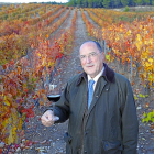 El bodeguero Carlos Moro.-J.M. LOSTAU
