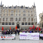 Los comités del grupo Everest y los trabajadores de la empresa se concentran en León para protestar por la situación de la editorial-Ical