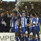 Sergio celebra la Copa delRey ganada en elBernabéu ante elRealMadrid.-RCDC