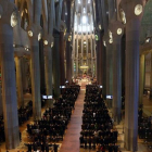 Vista de la basílica de la Sagrada Familia de Barcelona durante el funeral institucional en homenaje a las 150 víctimas del avión de Germanwings que se estrelló en los Alpes-Foto: EFE / TONI ALBIR