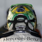 Lewis Hamilton, con el casco de homenaje a Aryton Senna que luce en Interlagos, donde nunca ha ganado.-AFP / MIGUEL SCHINCARIOL