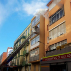 Imagen de la intervención de los bomberos en la calle Esperanto de Valladolid. - @POLICIAVLL