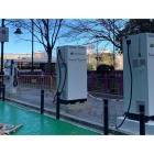 Nueva estación de recarga de vehículos eléctricos en la plaza de Poniente de Valladolid. -E. PRESS