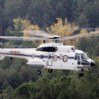 El helicóptero con los restos de Franco aterriza en el mausoleo del Valle de los Caidos en San Lorenzo del Escorial.-