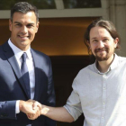 Pedro Sánchez y Pablo Iglesias en una foto de archivo.-DAVID CASTRO