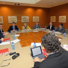 la consejera de Economía y Hacienda preside la reunión con los grupos sobre financiación autonómica.-ICAL