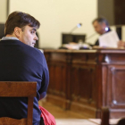 El alcalde de Cacabelos, Sergio Álvarez, sentado en el banquillo de los acusados.-ICAL
