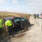 Estado en el que quedó el vehículo siniestrado en el accidente de ayer en Burgos.-G. GONZÁLEZ