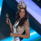 Paulina Vega, coronada Miss Universo.-