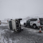 Accidente en la N-6 entre las localidades segovianas de San Rafael y El Espinar en medio de una intensa nevada-ICAL