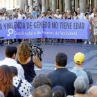 Concentrados en Fuente Dorada para expresar su repulsa por la violación y asesinato de la pequeña Sara, de 4 años.-J.M. LOSTAU