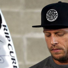 El surfista Mick Fanning, durante la rueda de prensa que ha ofrecido a su llegada a Sídney.-Foto: REUTERS / DAVID GRAY