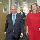 El presidente de la CLH, José Luis López de Silanes, y la consejera de Economía, Pilar del Olmo.-ICAL