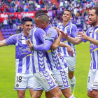Espinoza, Jordán, De Tomás, Lichnovsky y Míchel celebran el primer gol frente al Mallorca.-J.M.LOSTAU