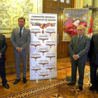 Puente junto al presidente de Fundaspe, Martín Manceñido, a la derecha.-ICAL