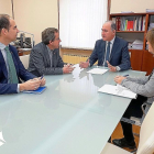 Óscar Martínez, Javier de Frutos, Antonio Gato y Rosa Huertas, durante la reunión de esta semana.-EL MUNDO