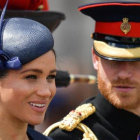 Meghan Markle y su marido el príncipe Enrique, en el Trooping the Colour, desfile celebrado este sábado en Londres.-AFP / DANIEL LEAL-OLIVAS