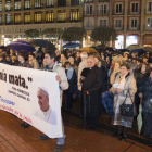 Marcha silenciosa en solidaridad con las víctimas de la crisis, organizada por la diócesis de Burgos, cuya pancarta con las palabras del papa Francisco 'esa economía mata' encabeza el arzobispo de Burgos, Francisco Gil Hellín-Ical